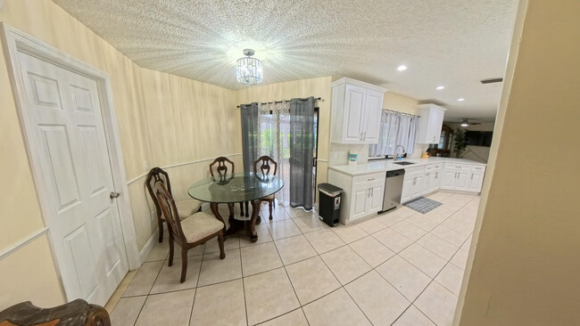 Building Photo - 13484 Jonquil Ct