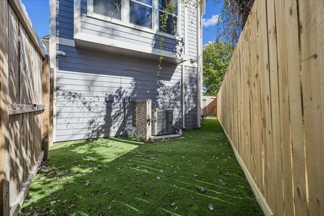 Building Photo - 2607 Link Rd