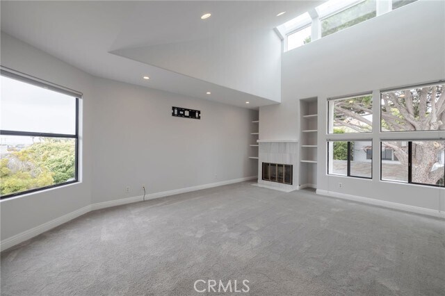 Building Photo - 604 N Irena Ave