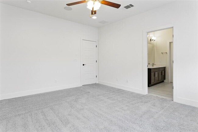 Building Photo - 9109 Moonstone Dr