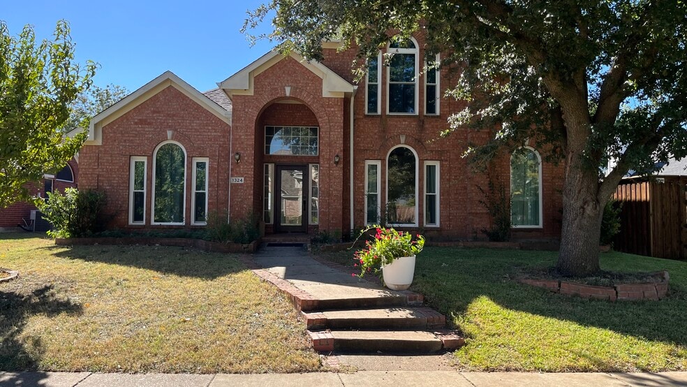 Building Photo - 1324 Hillcrest Dr