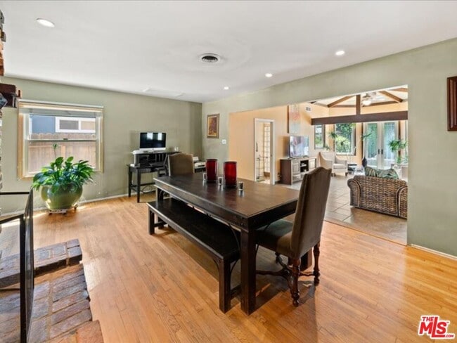 Building Photo - 14552 Hesby St