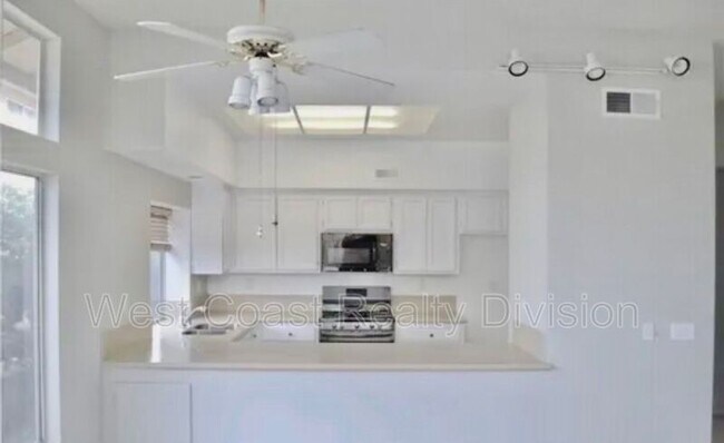 Building Photo - 27573 Dandelion Ct