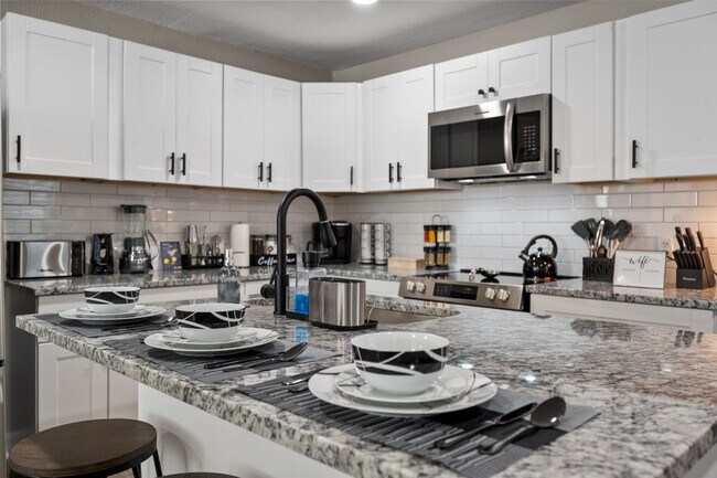 Building Photo - 826 Dalworth St