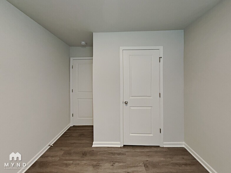 Building Photo - 1832 Carrington Dr