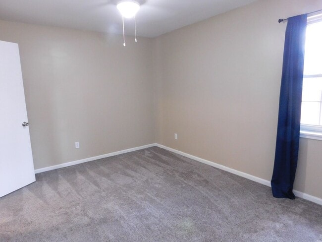 Building Photo - 842 Halifax Cir