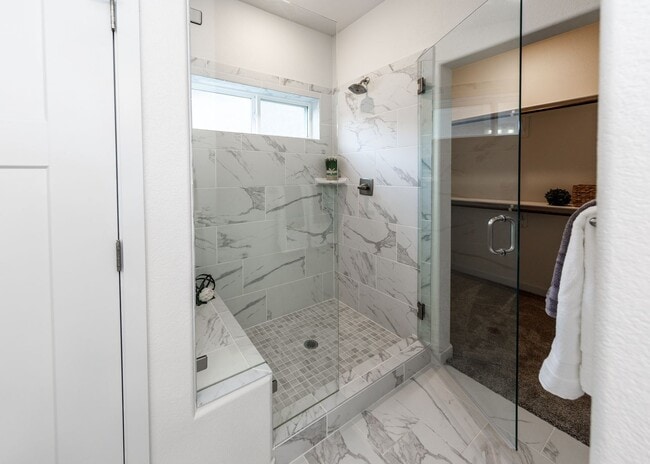 Building Photo - FULLY FURNISHED 3 Bed Luxury End Unit Townhome backs to Nature