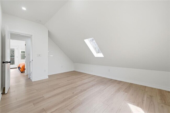 Building Photo - 2130 Cove Trail