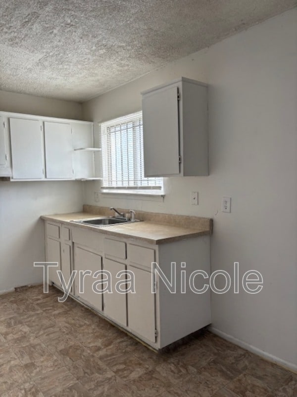 Building Photo - 11717 Outer Dr W