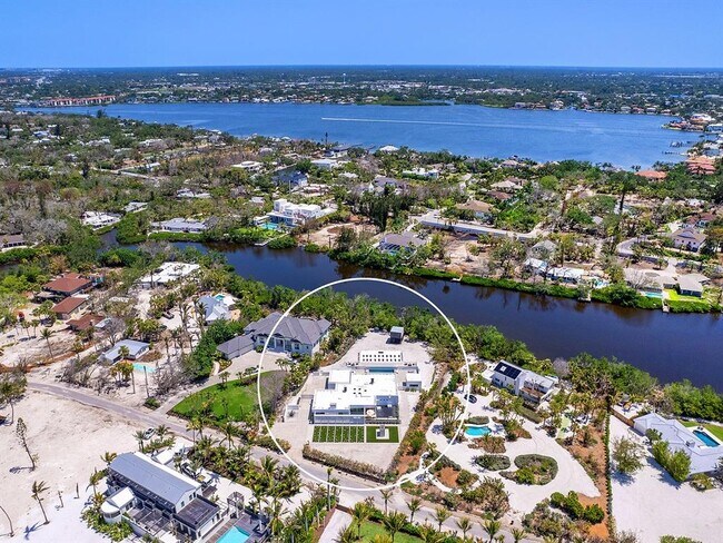 Building Photo - 7647 Sanderling Rd