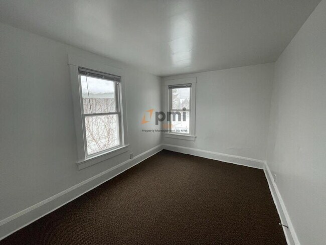 Building Photo - 807 Rose St