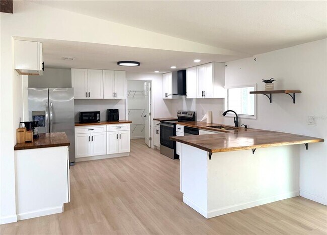 Building Photo - 6623 SW 84th St