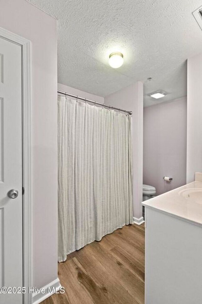 Building Photo - Fully furnished dream condo in Carolina Beach