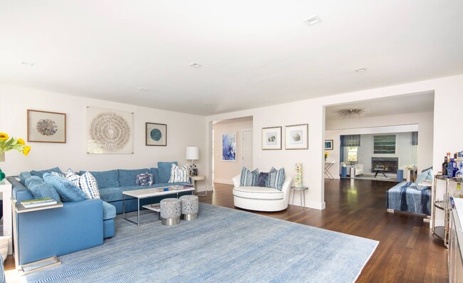 Building Photo - 48 Woodthrush Ln