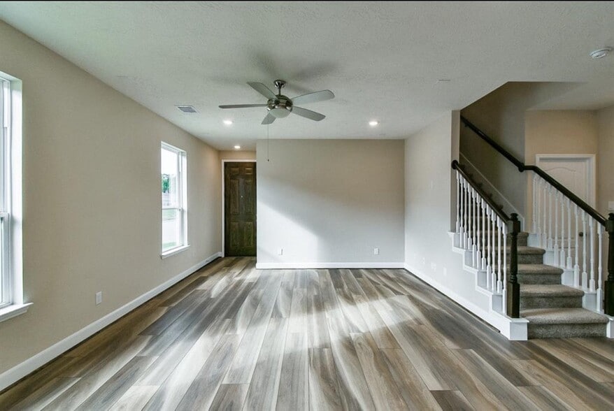 Building Photo - 10215 Alder Ridge Dr
