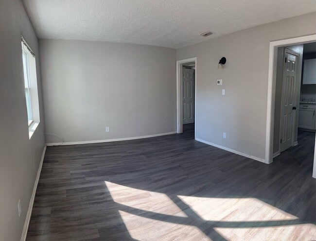 Building Photo - 2603 Beaverbrook Pl