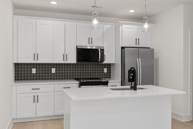 Building Photo - Be the first to live here. Donelson Nashvi...