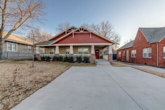 Building Photo - 3/2 Open And Bright Craftsman!