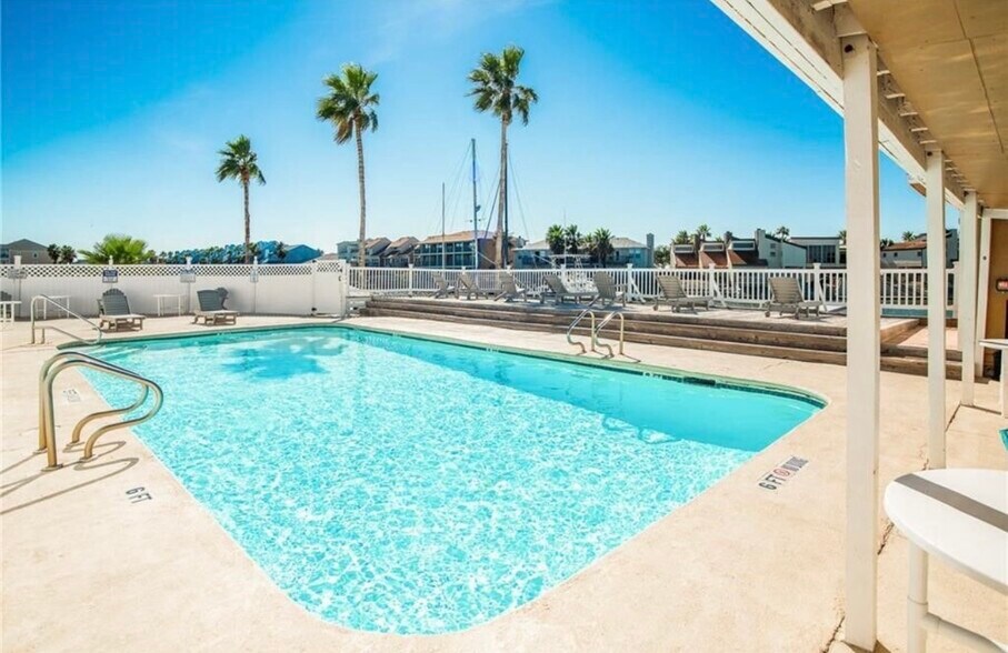 Building Photo - 14300 S Padre Island Dr