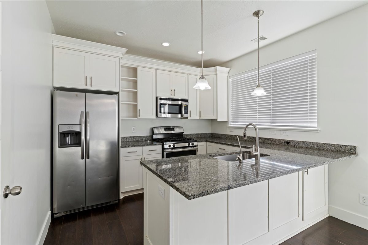 Building Photo - 2333 S Long Dr