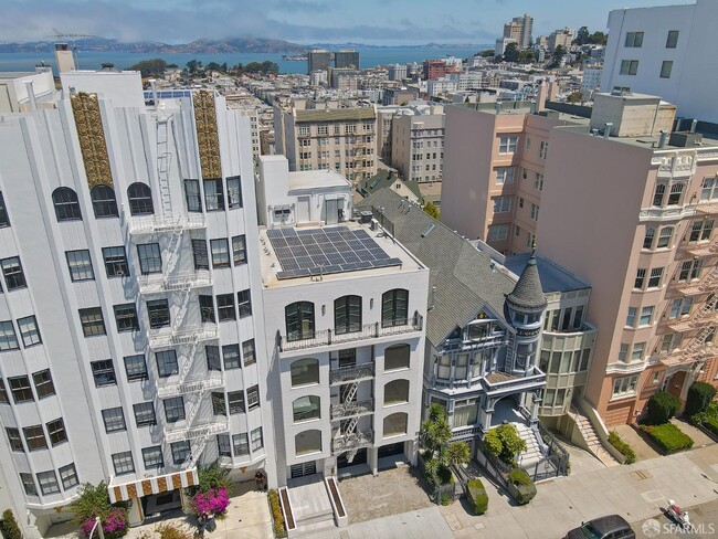 Building Photo - 1856 Pacific Ave