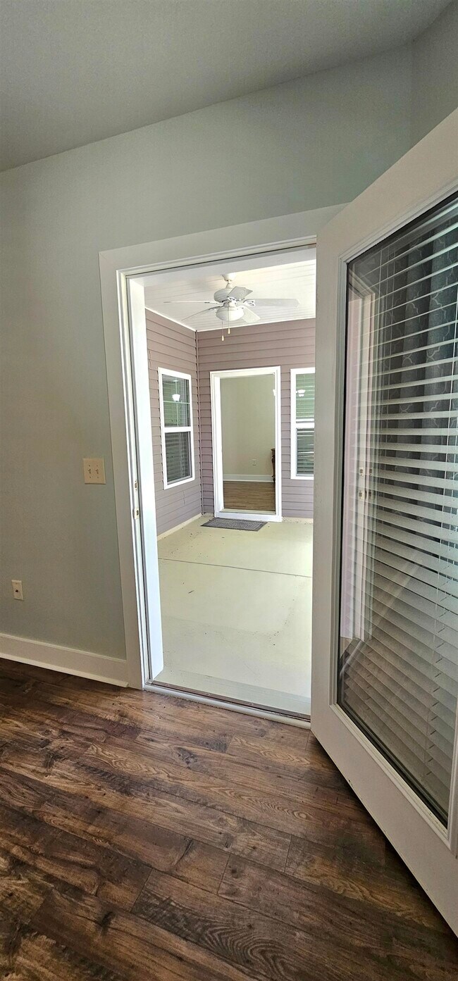 Building Photo - 440 Shaftesbury Ln