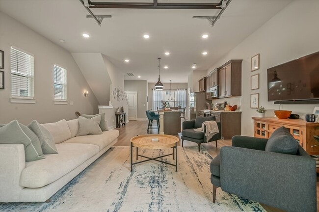 Building Photo - 207 Stonecrest Cir