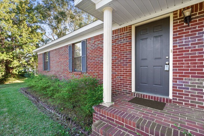 Building Photo - East Fairhope Full Brick
