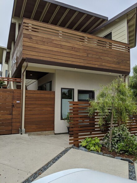 entrance - 145 Bethany Curv