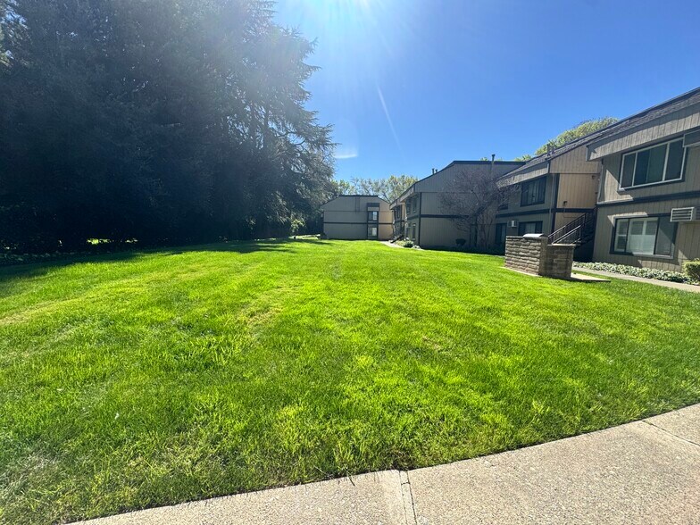 Building Photo - 6724 Plymouth Rd