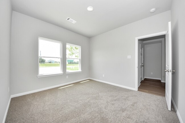 Building Photo - 638 Stovall Dr