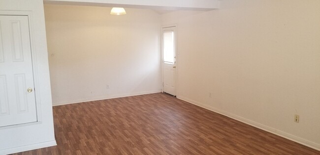 Building Photo - 3801 Hitchrock Dr