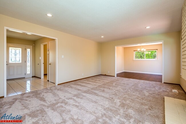 Building Photo - Beautiful Home | Remodeled Bathrooms | Cup...