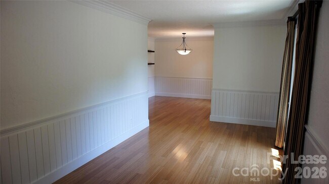 Building Photo - 4400 Woods End Ln