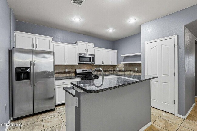 Building Photo - 14625 Lipizzan