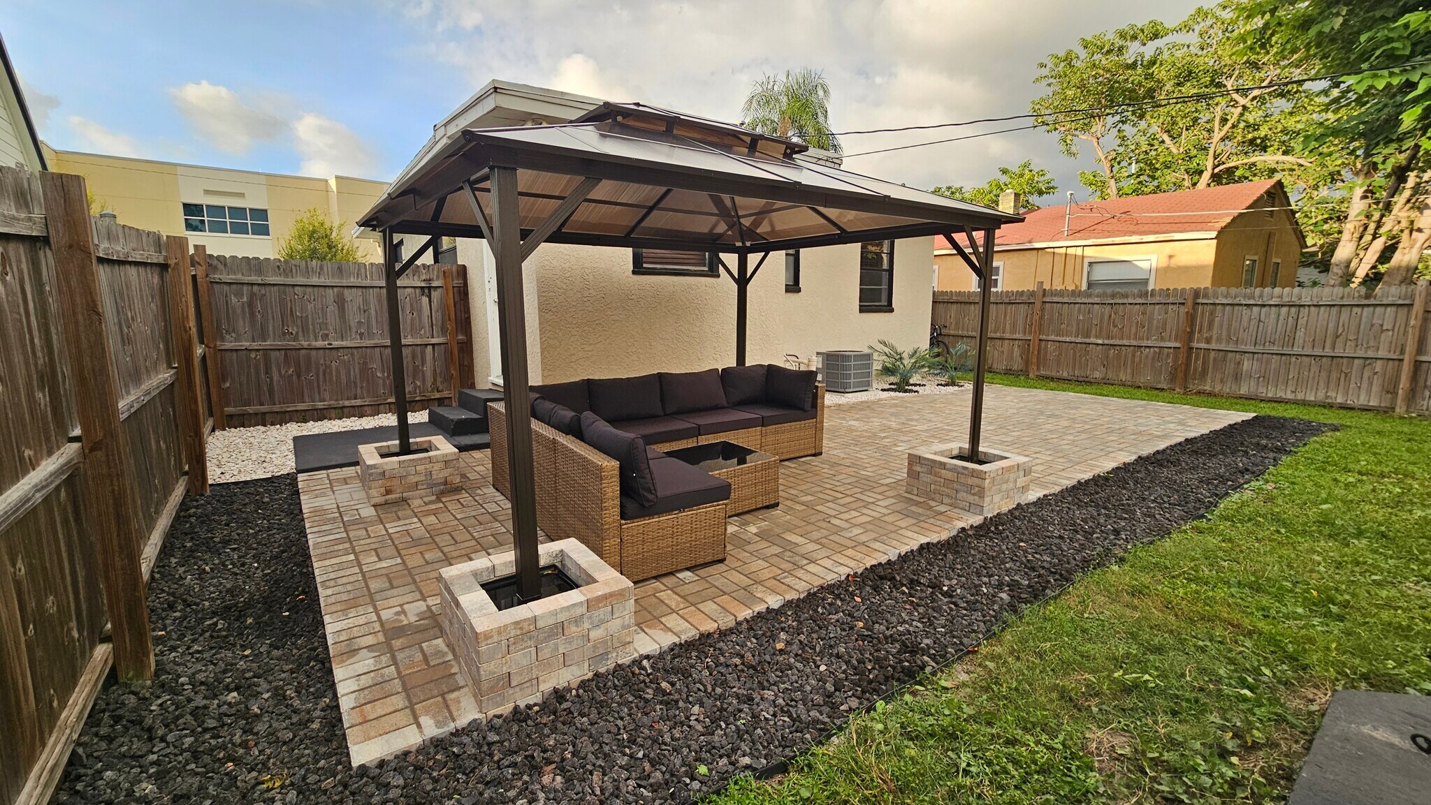 Building Photo - 1752 14th Ave S