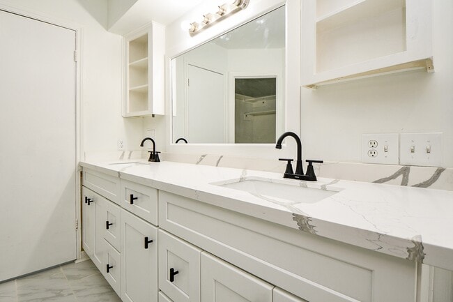Building Photo - 7714 Teal Run Dr