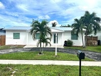 Building Photo - 318 SW 76th Terrace