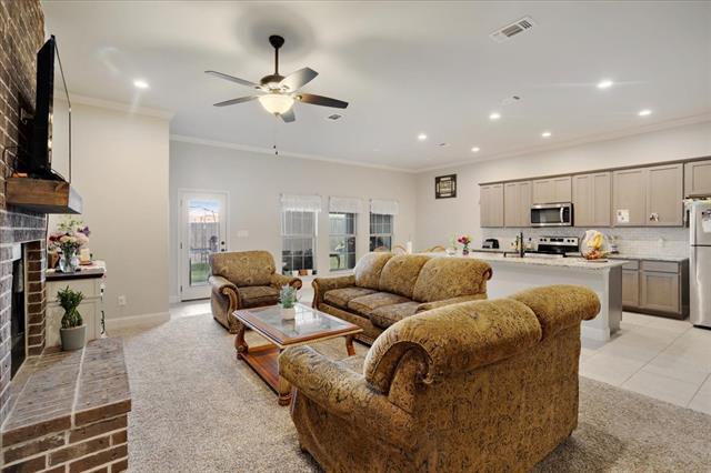 Building Photo - 2401 Southridge Ln