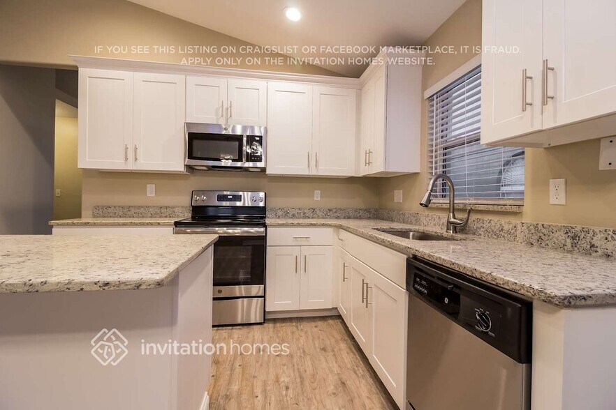 Building Photo - 14100 Yellow Wood Cir