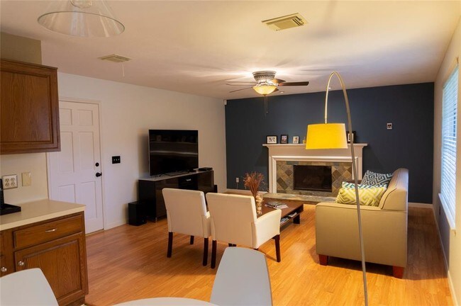 Building Photo - 8514 Hot Springs Dr