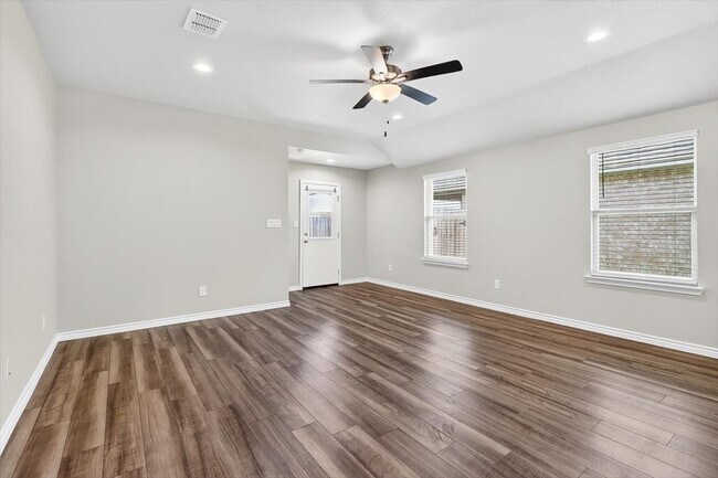 Building Photo - 7326 Tristan Dr