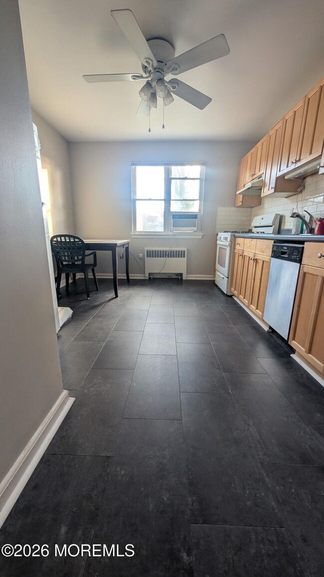 Building Photo - 142 South St