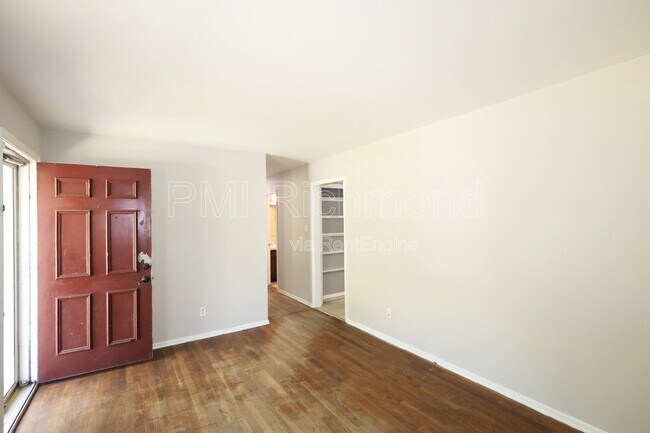 Building Photo - 2605 Seacliff Cir