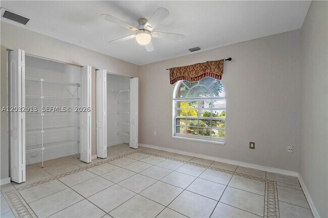 Building Photo - 4999 Chardonnay Dr