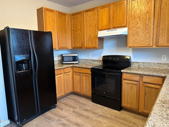 Building Photo - 553 Writers Way