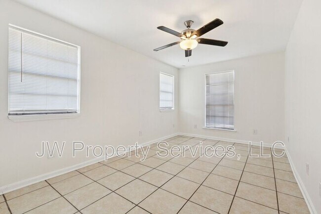 Building Photo - 2501 Delery St