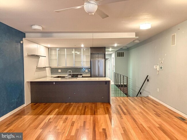 Building Photo - 149 W Laurel St