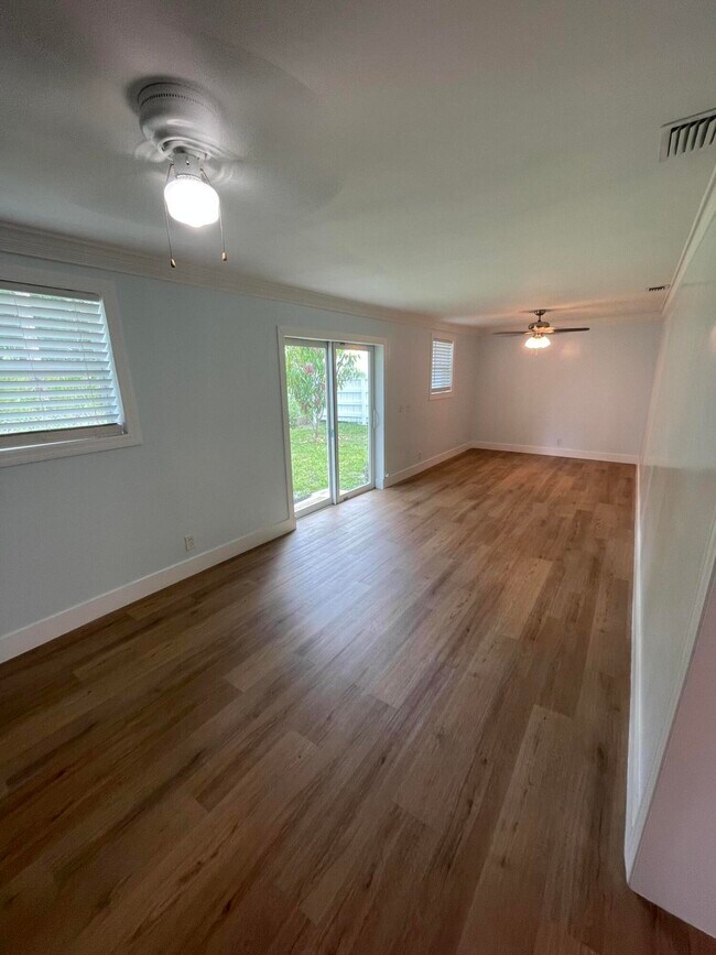 Building Photo - 294 Springfield Dr