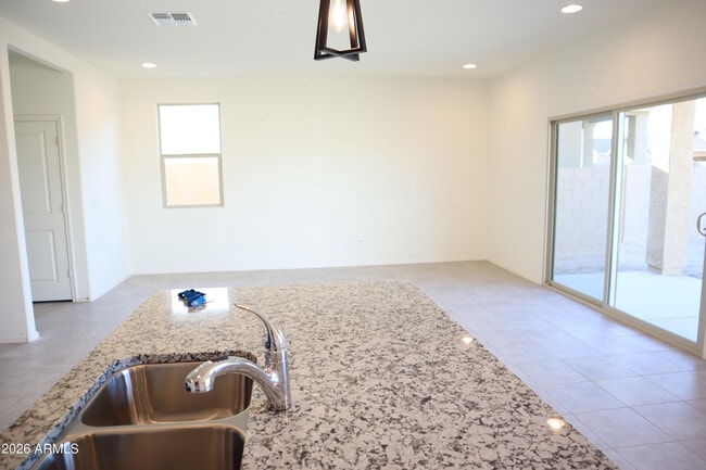 Building Photo - 10676 W Golson Dr